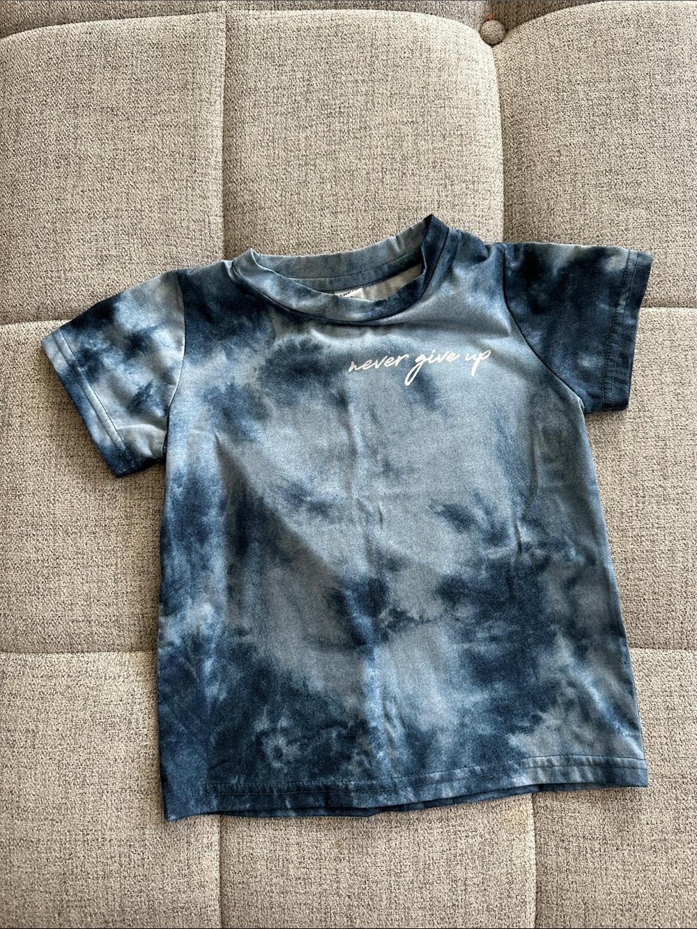 SHEIN Blue Tie-Dye Short Sleeve Tee with "never give up" Script